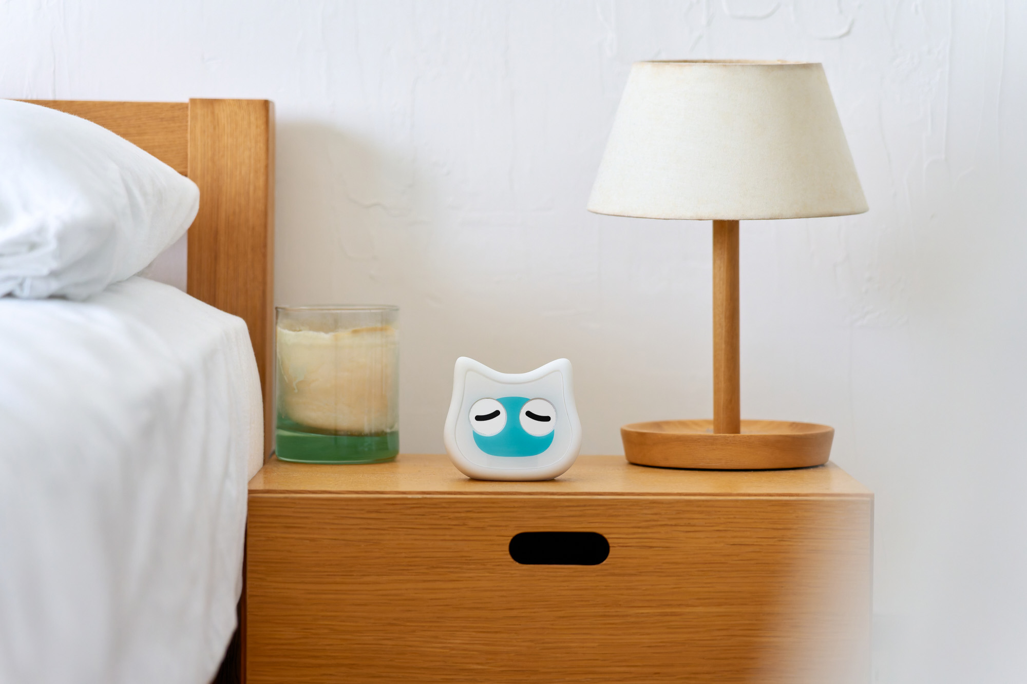 mia-bed-white