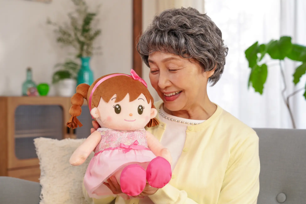 激レア★うさるさん★おばあちゃん ぬいぐるみ たみやともか おしゃべりみーちゃんレビュー】本当の孫のような安心感。4歳の女の子