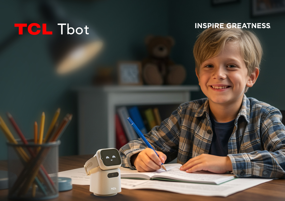 TCL Tbot magnetic dock with kids smartwatch
