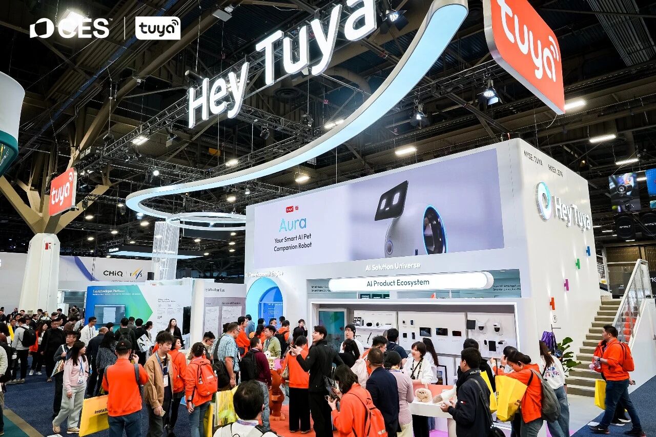 CES 2026のTuya Smartブースで展示されたAura