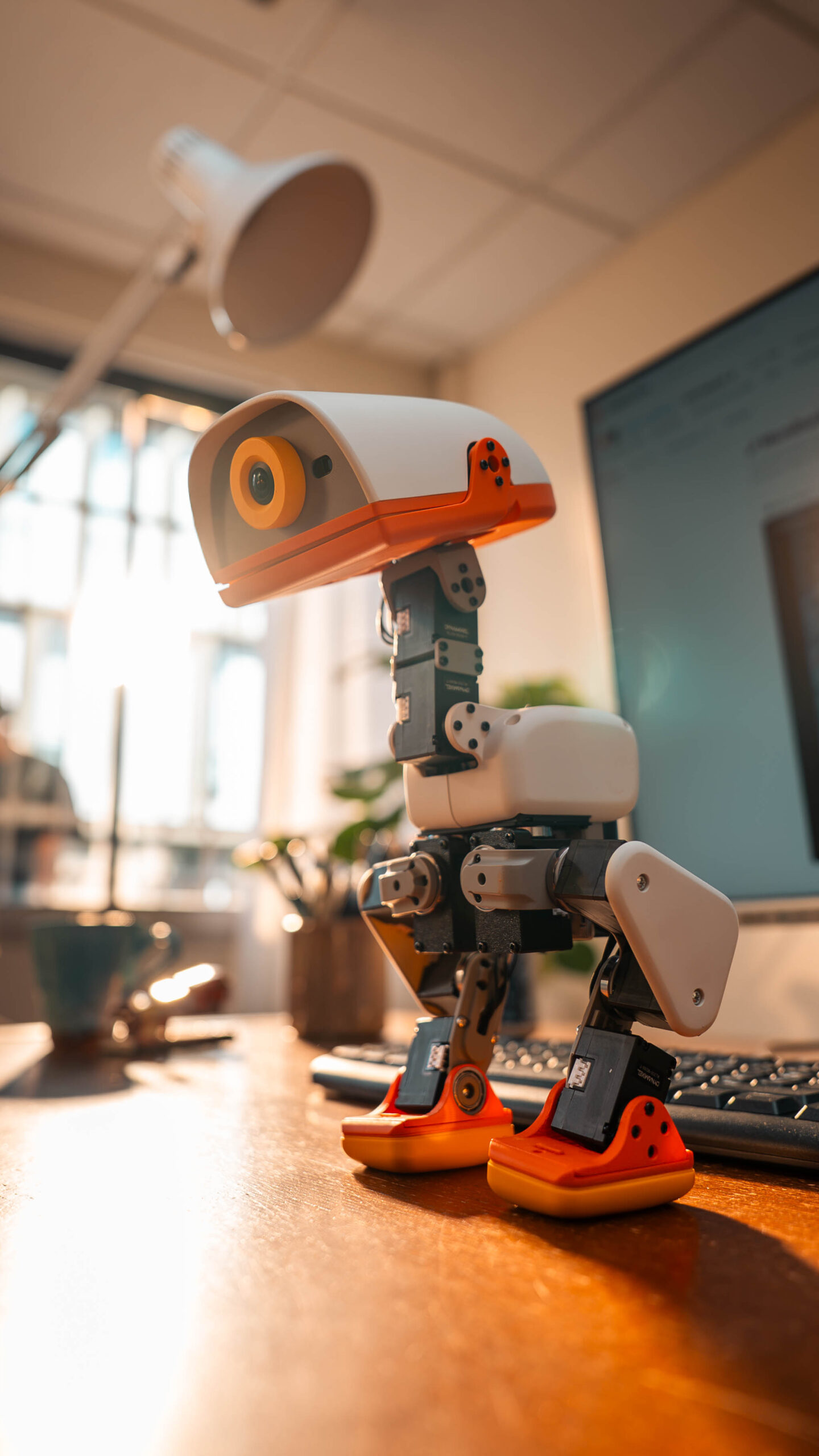 Microduckの顔とくちばし部分のクローズアップ