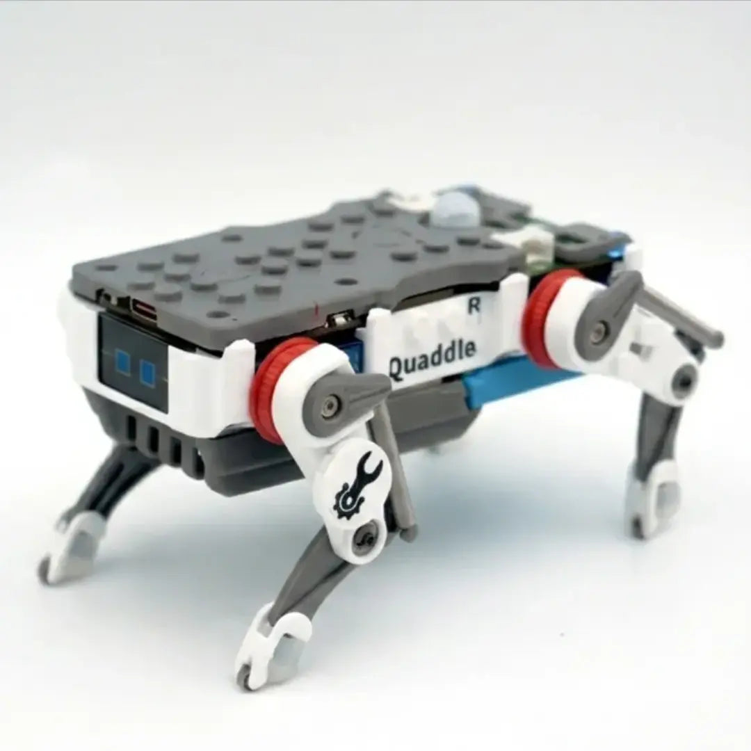 Petoi Quaddleの小型ロボット犬